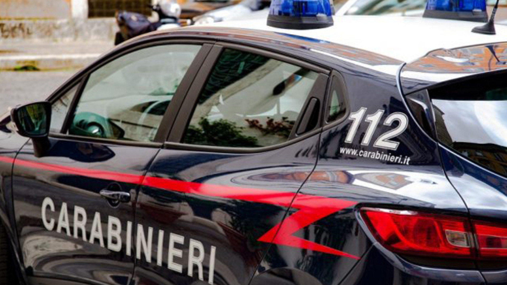 Rapina choc a Potenza: malviventi in fuga con soldi e gioielli