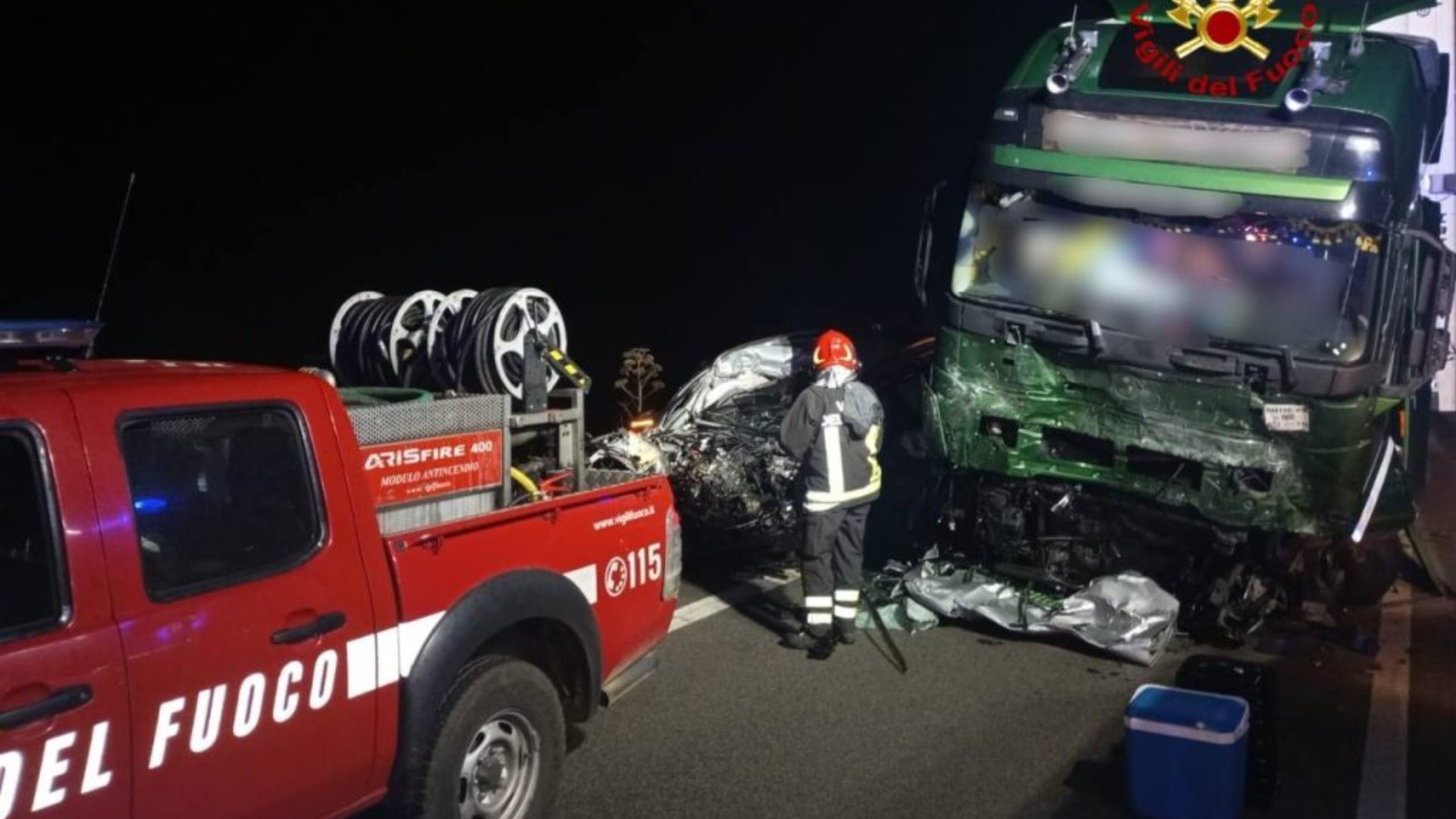 Tragico schianto nella notte sulla Bradanica, due morti