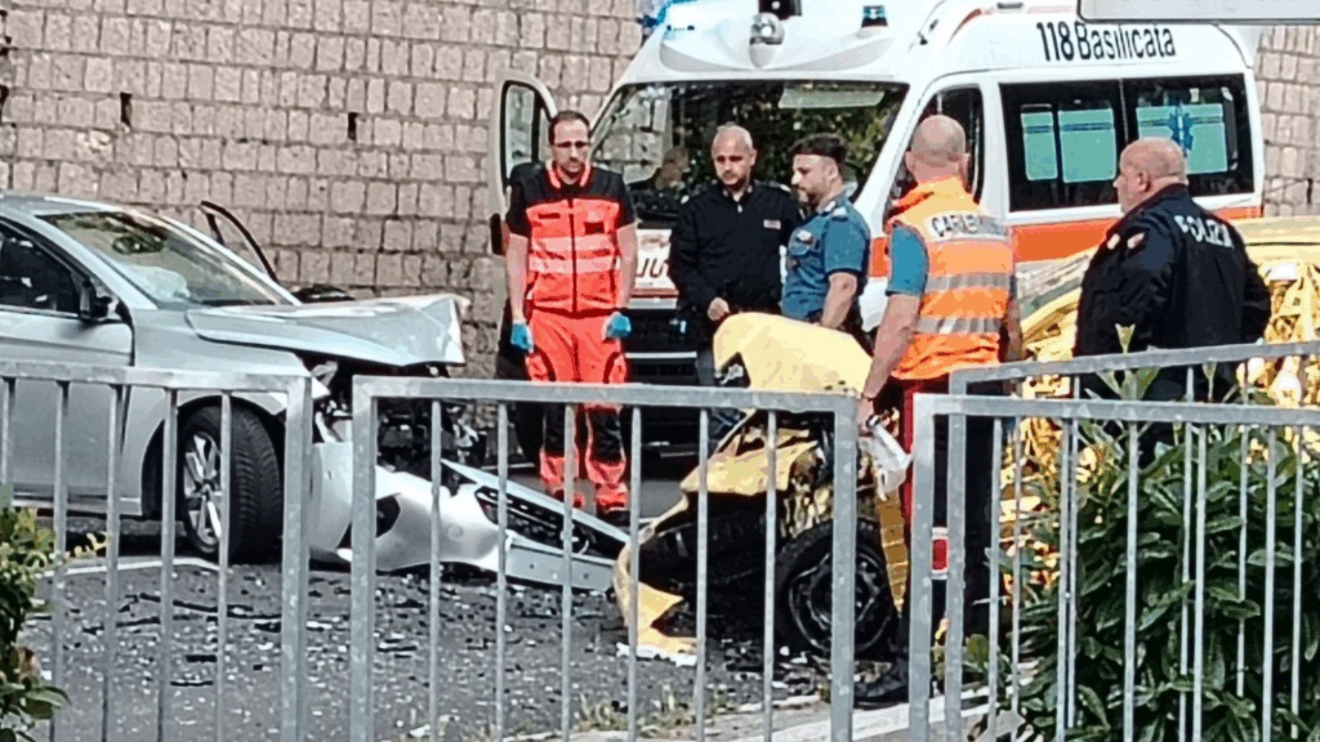 Due incidenti in poche ore: perdono la vita un 64enne e un 53enne