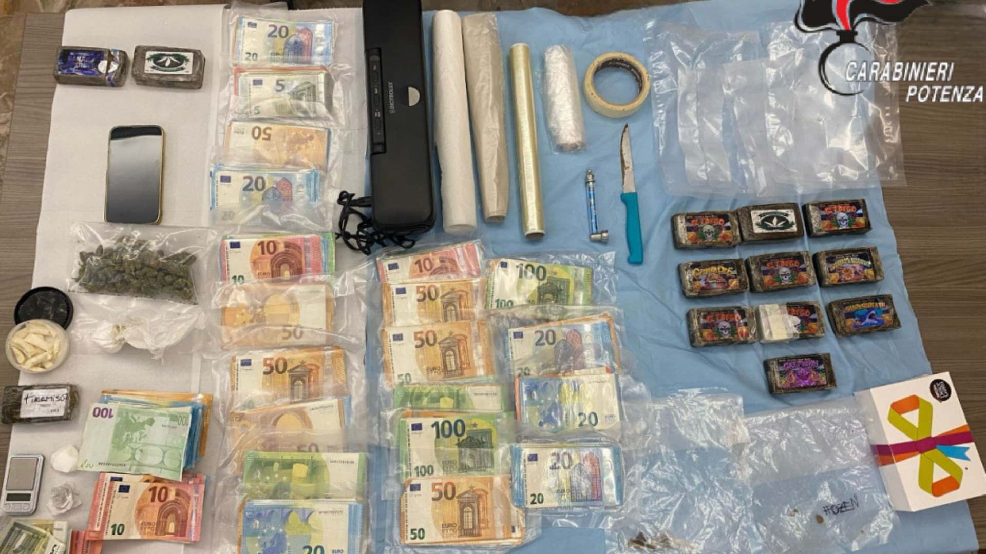 Blitz antidroga a Potenza, due giovani in manette