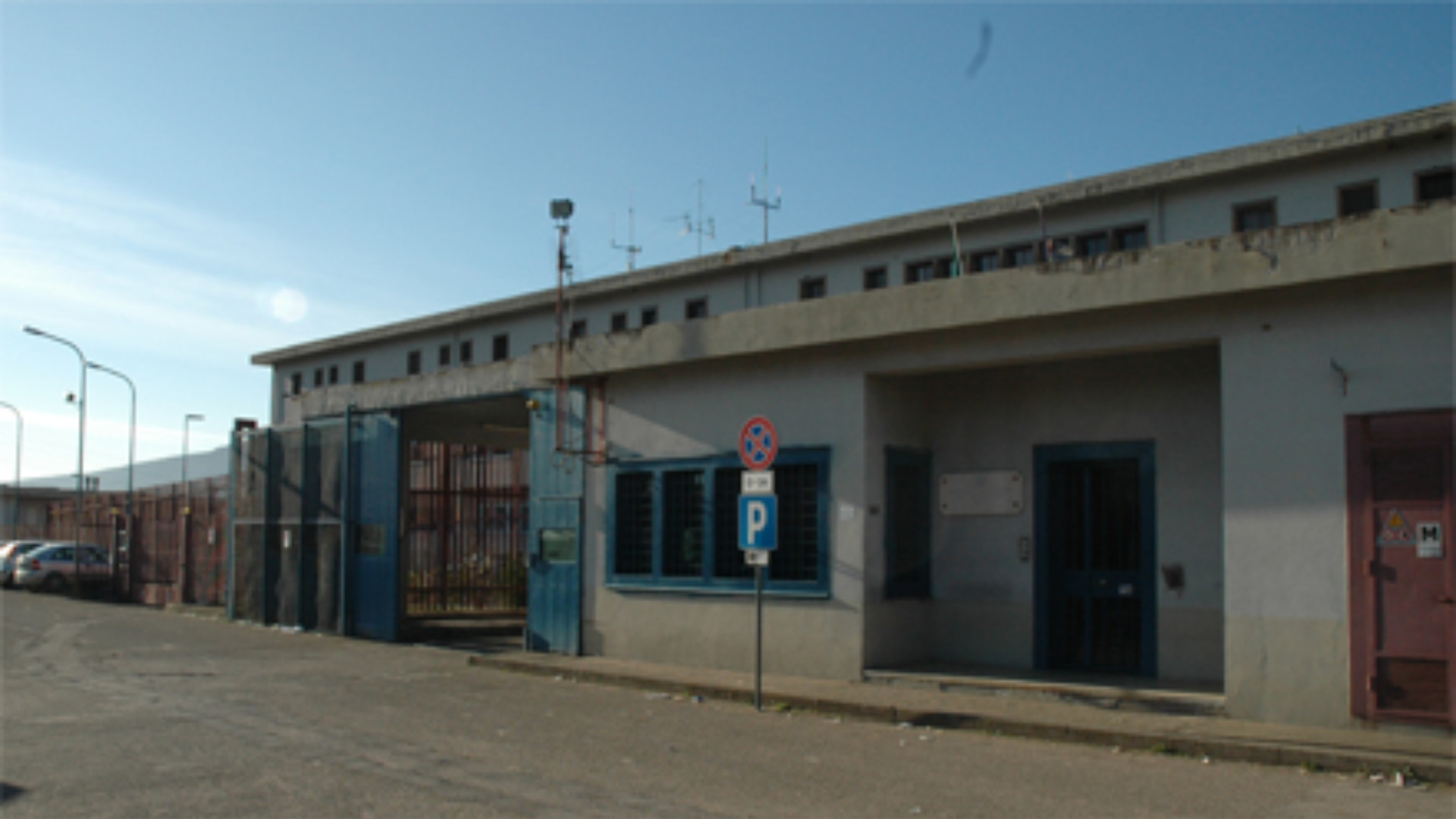 Carcere di Melfi, sequestrati cellulari a due detenuti