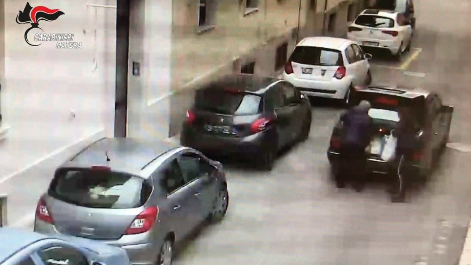 Facevano prostituire giovani donne in un appartamento di Matera