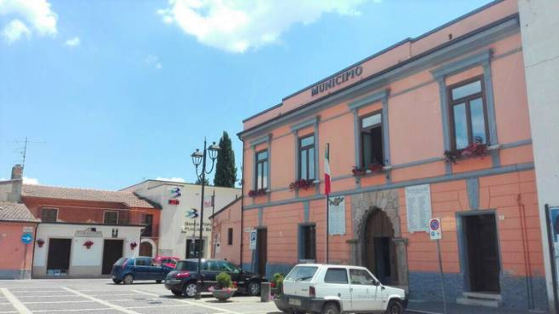 Atella, si dimettono sette consiglieri