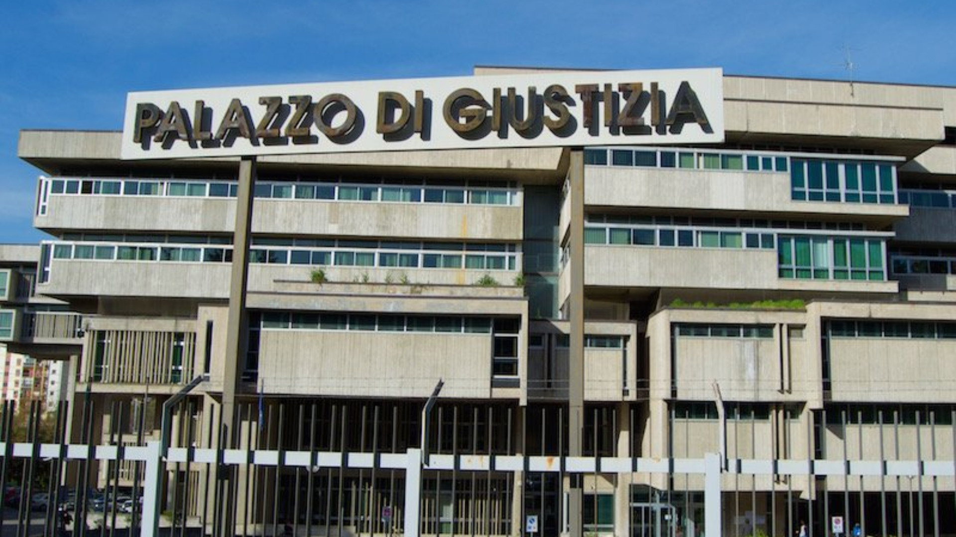 Vaccini “vip”, in nove rischiano il processo