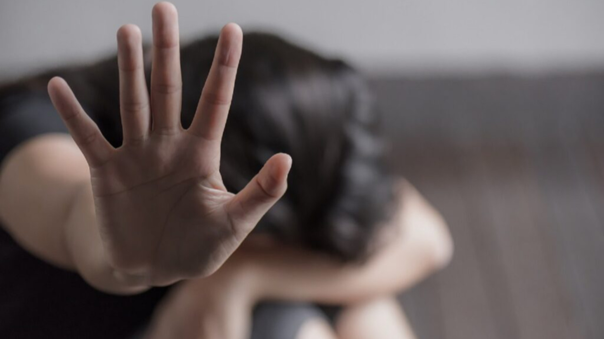 Minorenne violentata dall'amico di famiglia