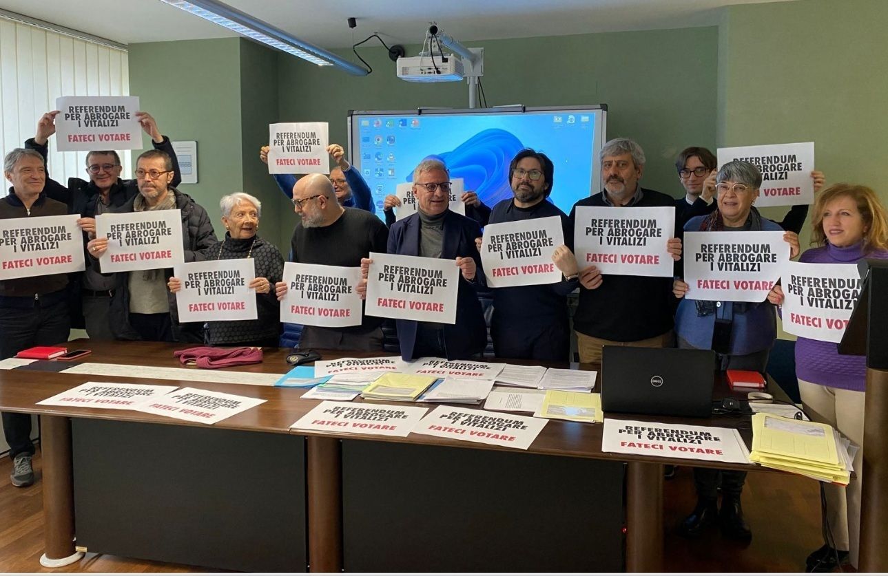 Il comitato per il referendum abrogativo dei vitalizi