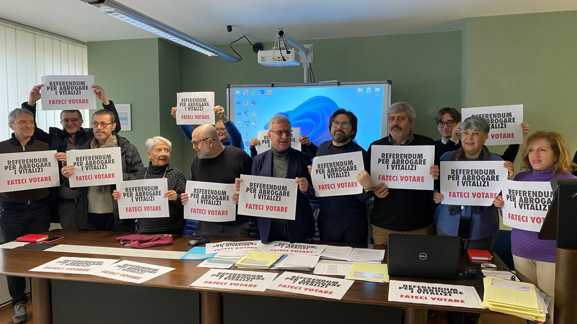 “Ci facciano votare contro i vitalizi”