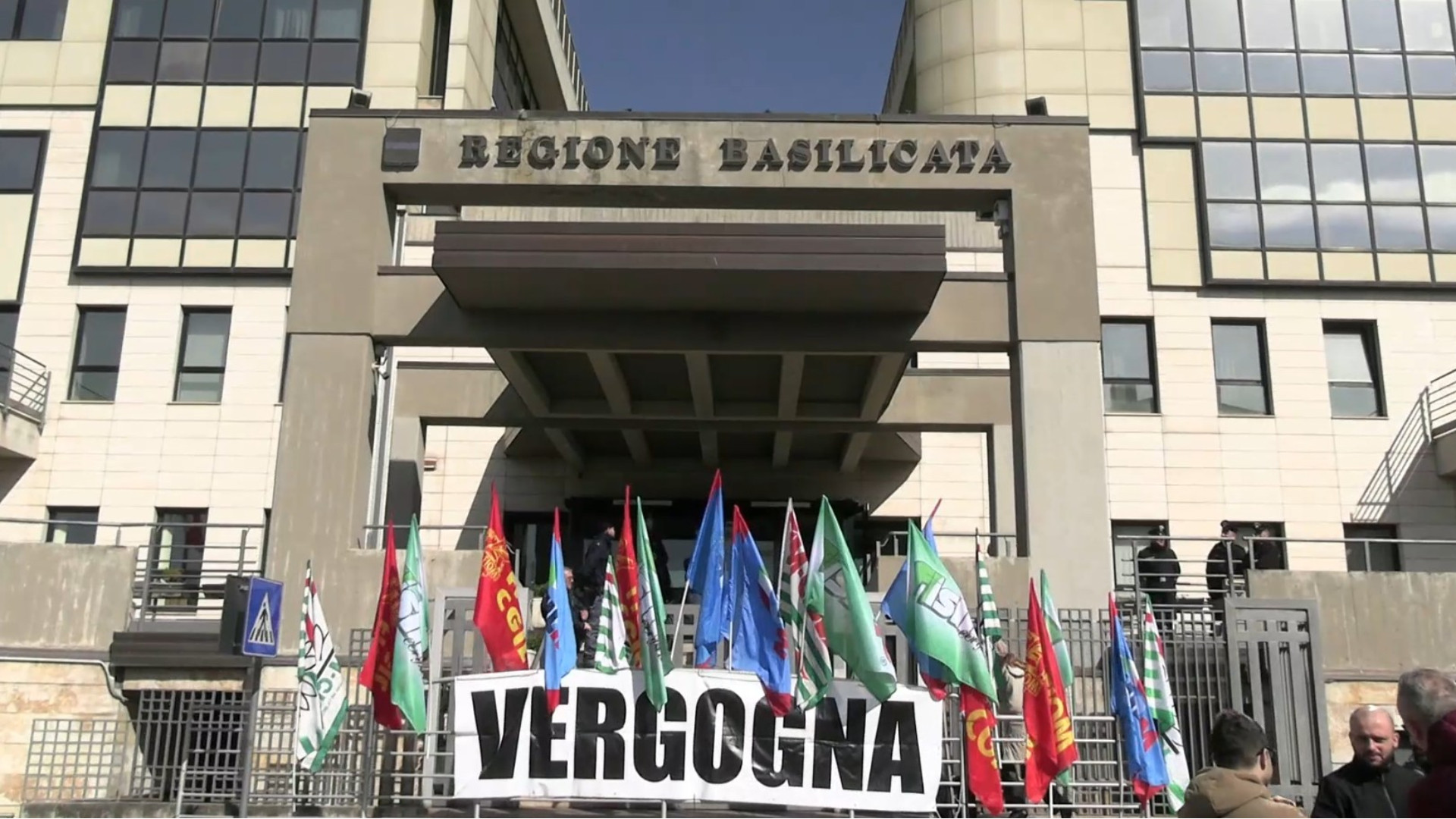 Smart paper: “Si rischia un macello sociale”