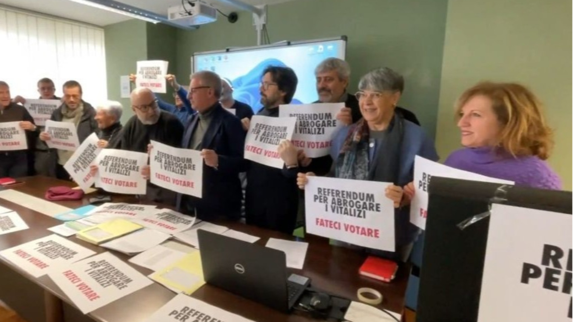 “Pronti a presentare il nuovo quesito sullo stop ai vitalizi”