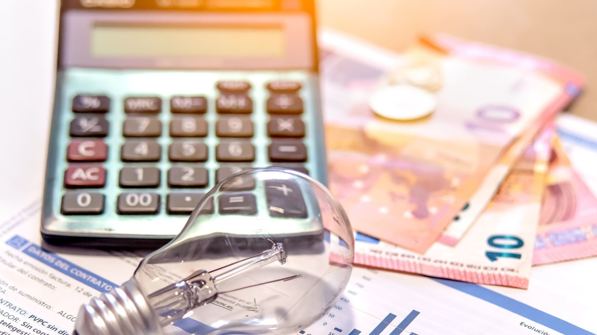 Luce e gas, per famiglie e imprese una stangata da 126 milioni