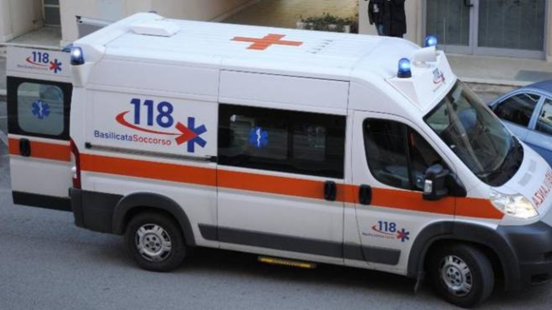 Incidente sulla Bradanica, padre e figlio perdono la vita