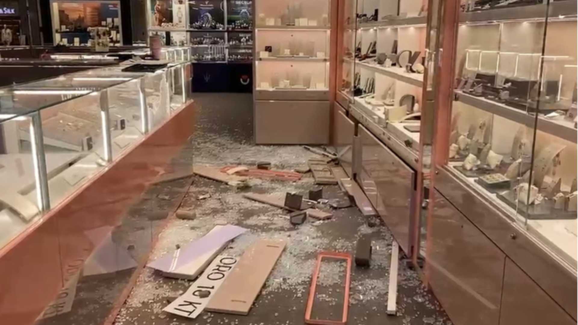 Policoro, rapina a mano armata in una gioielleria