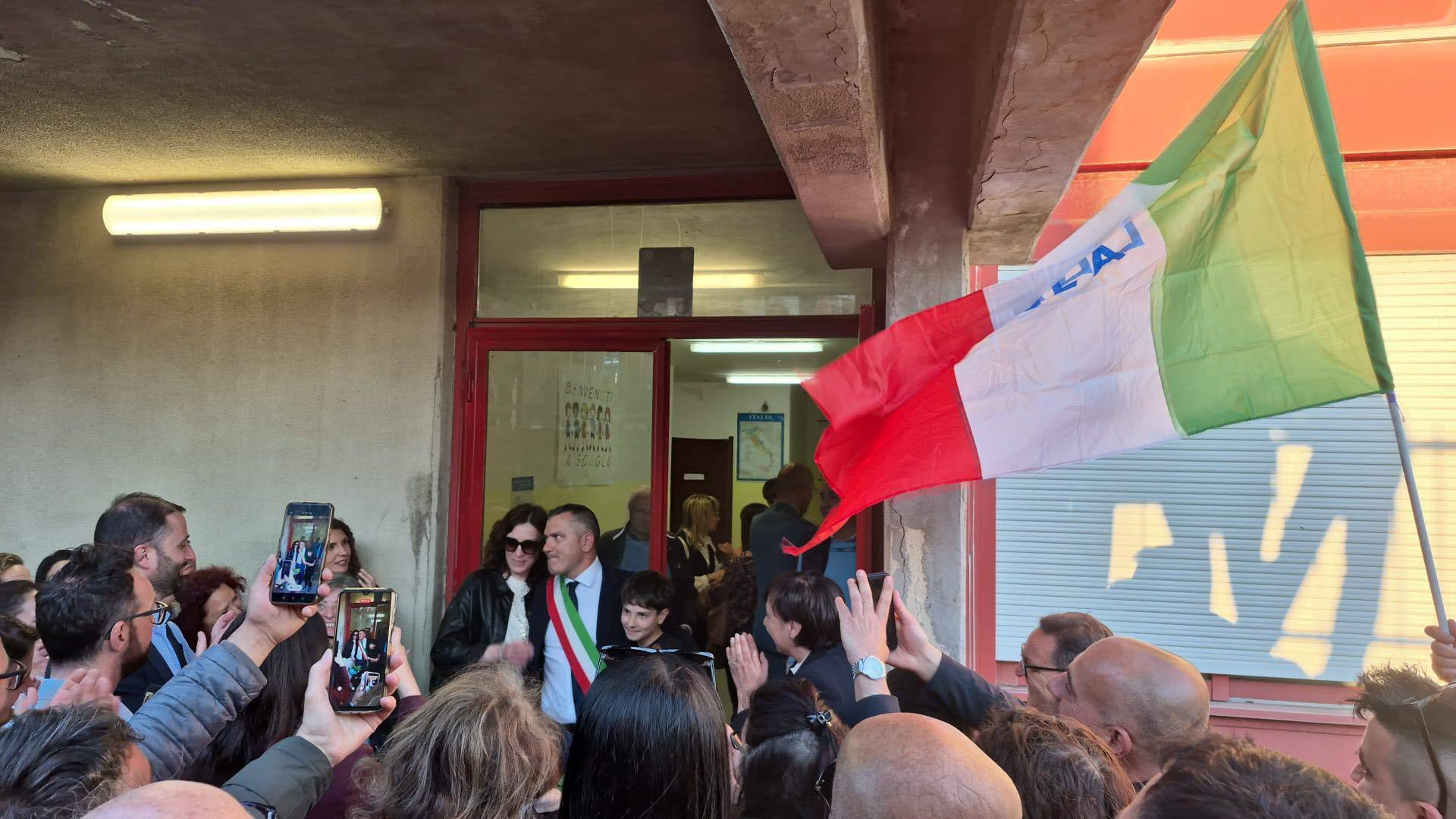 I festeggiamenti per Luca Lombardi nuovo sindaco di Acerenza