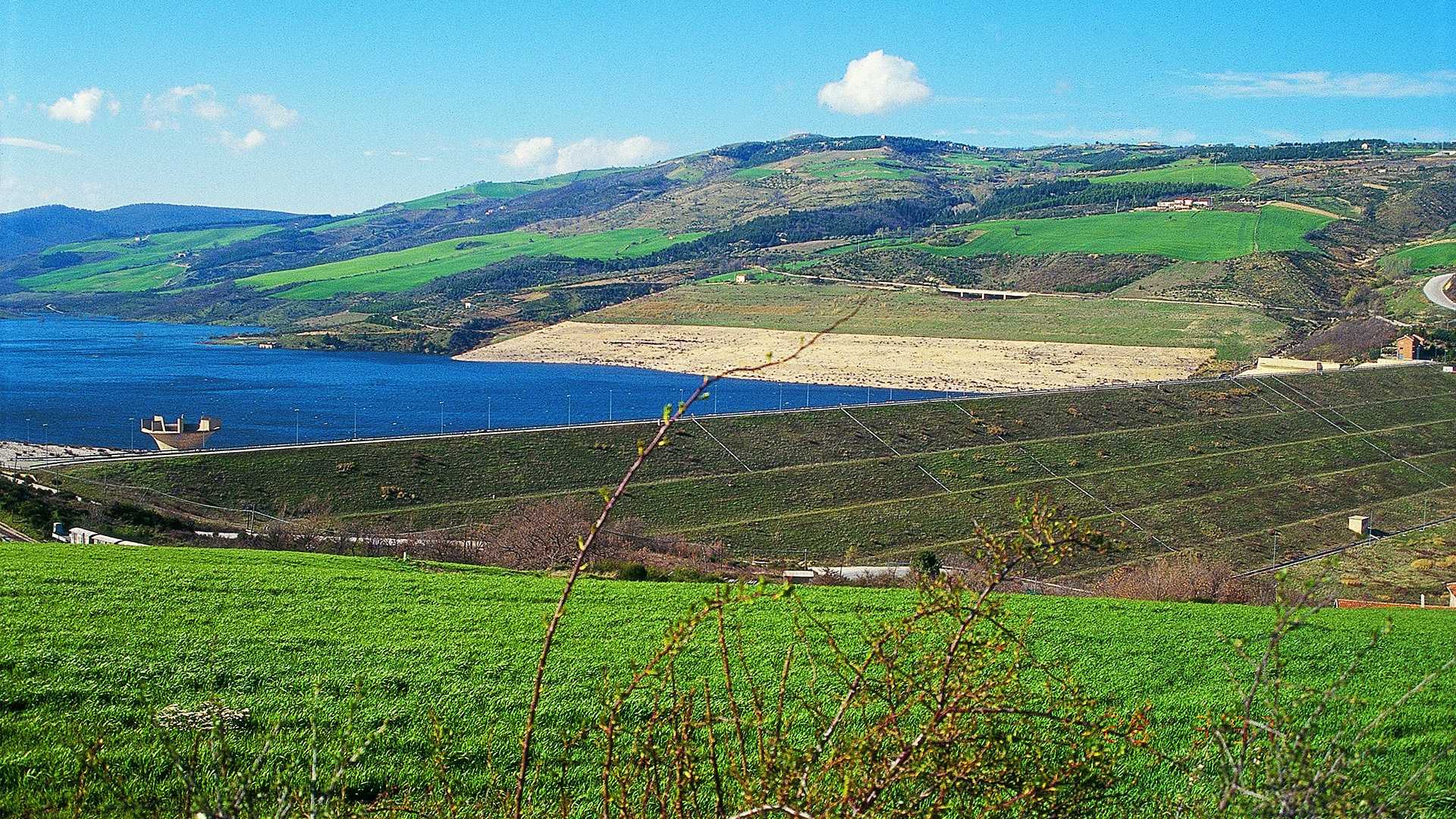 Acerenza, dopo vent'anni riaperta la paratoia della diga