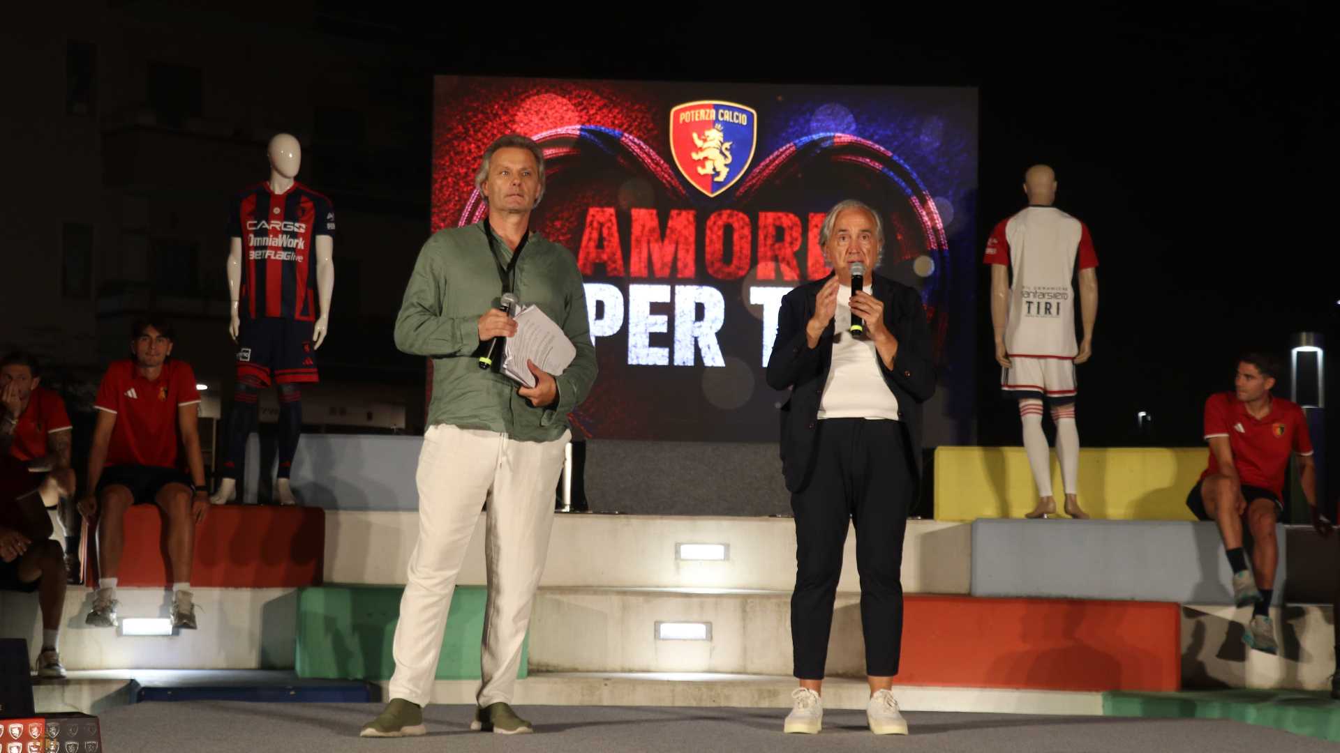 Serie C, l''abbraccio di Potenza ai rossoblù