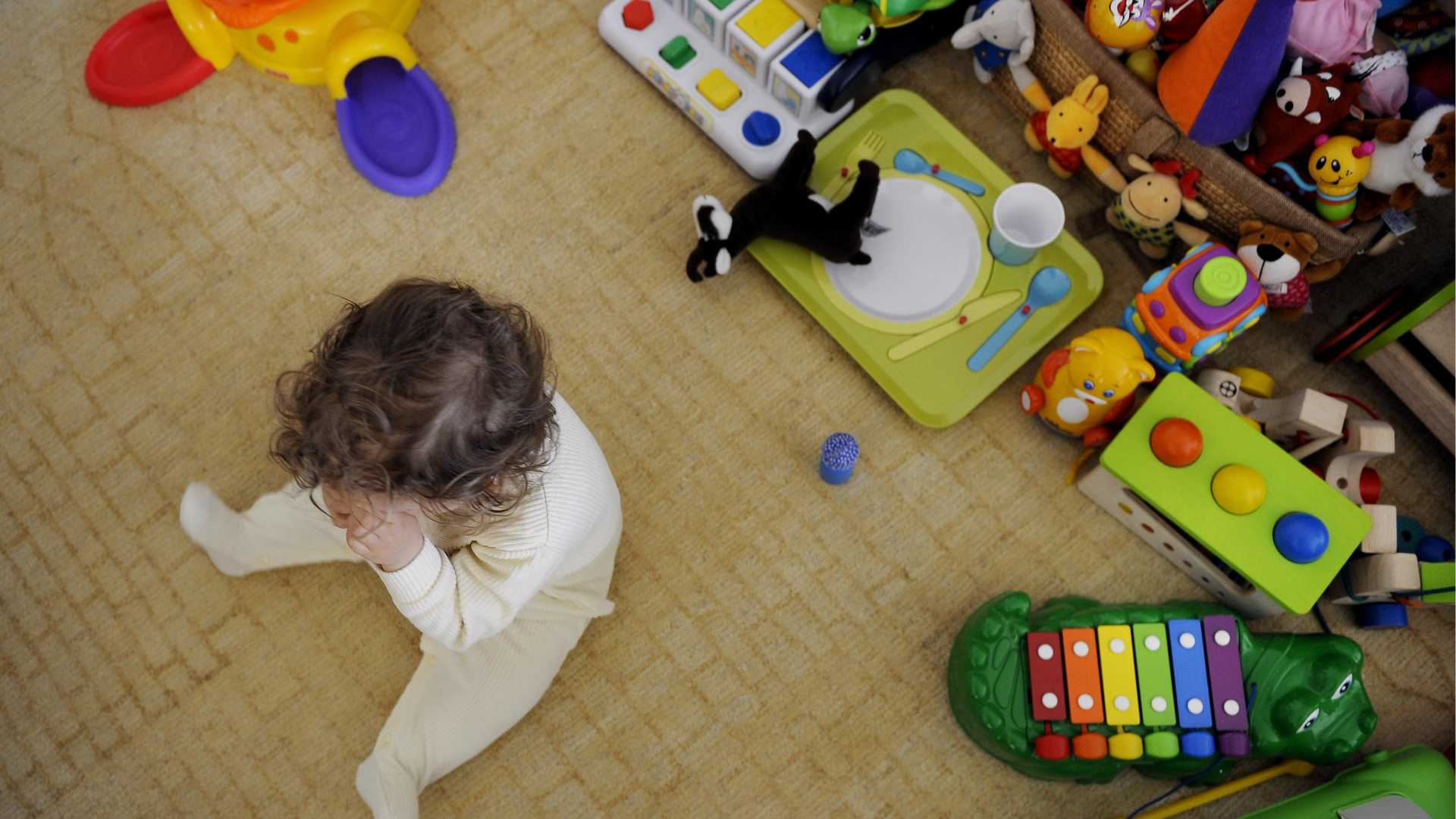 Maltrattamenti ai danni di  bambini: due maestre indagate