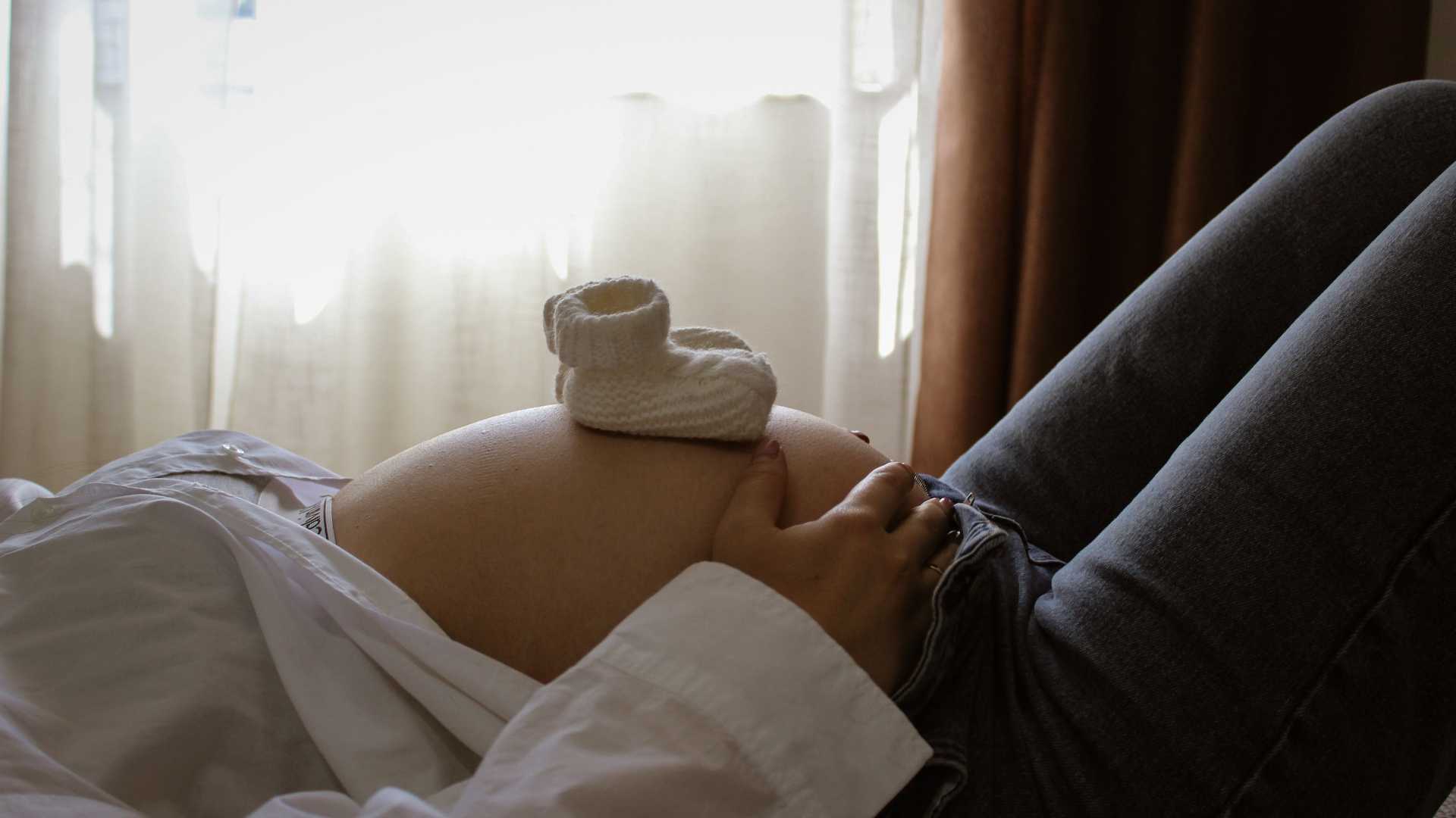 Satriano, nasce in casa con l’aiuto dello zio infermiere