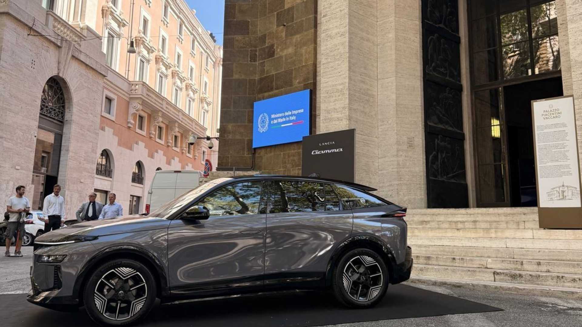 Stellantis a Melfi, il ritorno della Lancia riaccende i motori