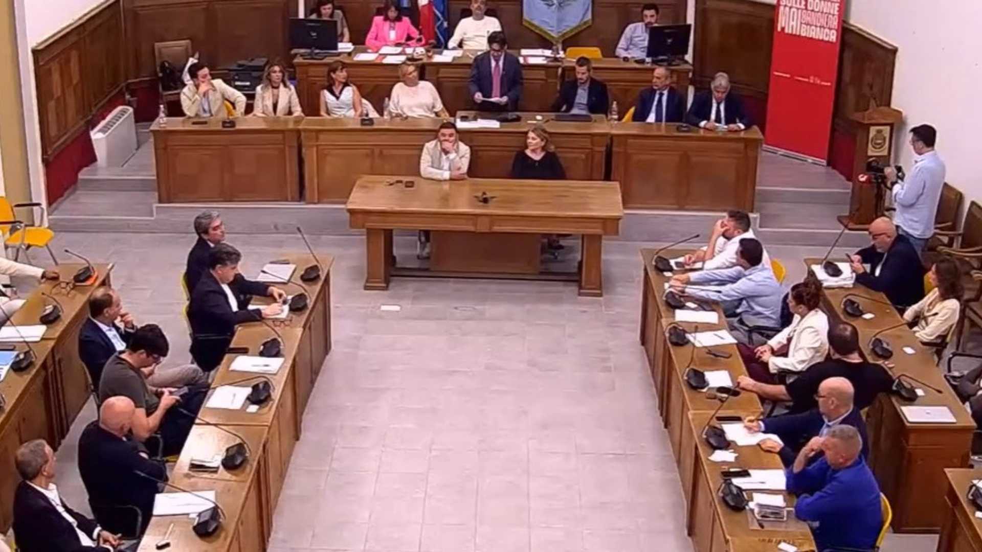 Matera, tutti contro tutti: la crisi  arriva in Consiglio
