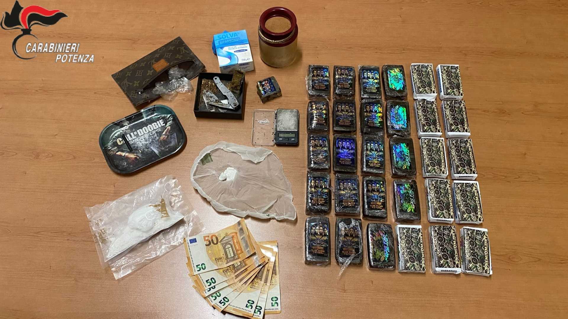 Nascondevano in casa 3 chili di droga, in carcere due fratelli di Potenza