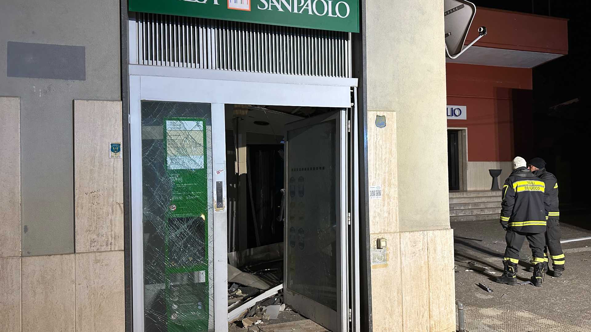 Venosa: assalto al bancomat fallito, scatta l'inseguimento